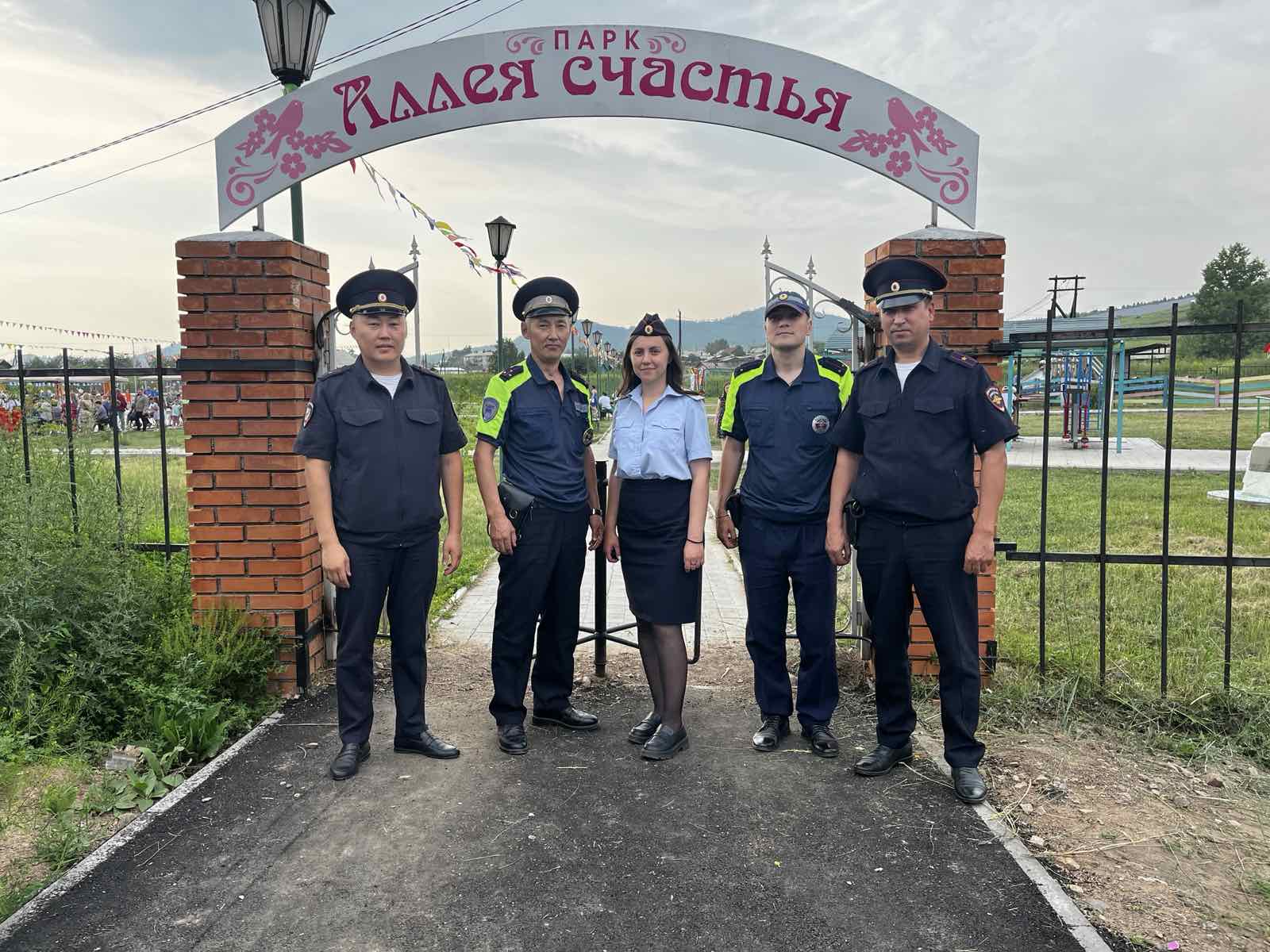 В Тарбагатайском районе полицейские обеспечили общественный порядок и безопасность при проведении мероприятия посвященного  «Дню семьи, любви и верности».