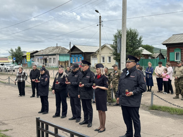 Полицейские Тарбагатайского района приняли участие во Всероссийской акции «Свеча памяти». Полицейские Тарбагатайского района приняли участие во Всероссийской акции «Свеча памяти».