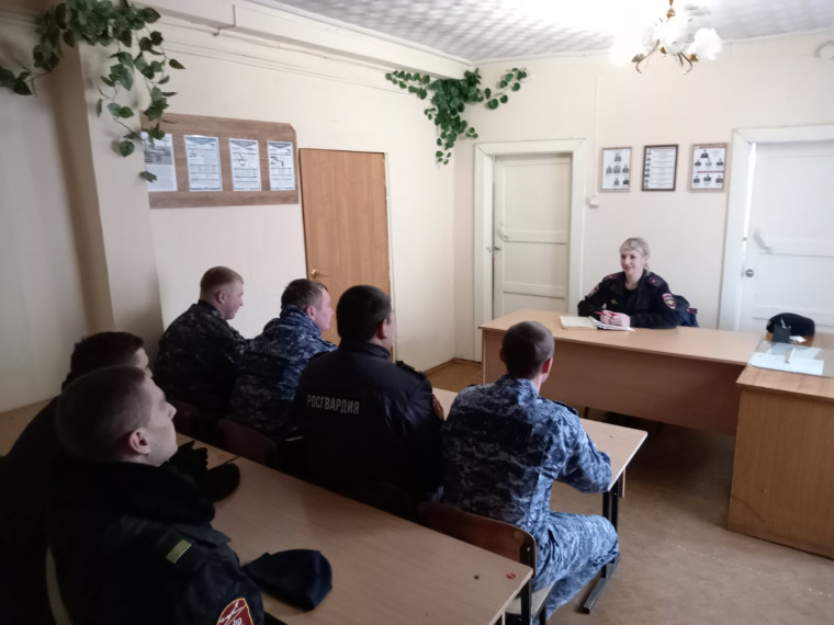 Правила дорожного движения необходимо знать и соблюдать!! Профилактическая беседа о ПДД с сотрудниками Росгвардии прошла в Тарбагатайском районе. Правила дорожного движения необходимо знать и соблюдать!! Профилактическая беседа о ПДД с сотрудниками Росгвардии прошла в Тарбагатайском районе.